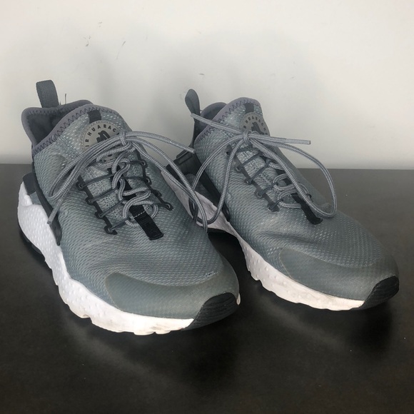 Nike Shoes - Nike Air Huarache